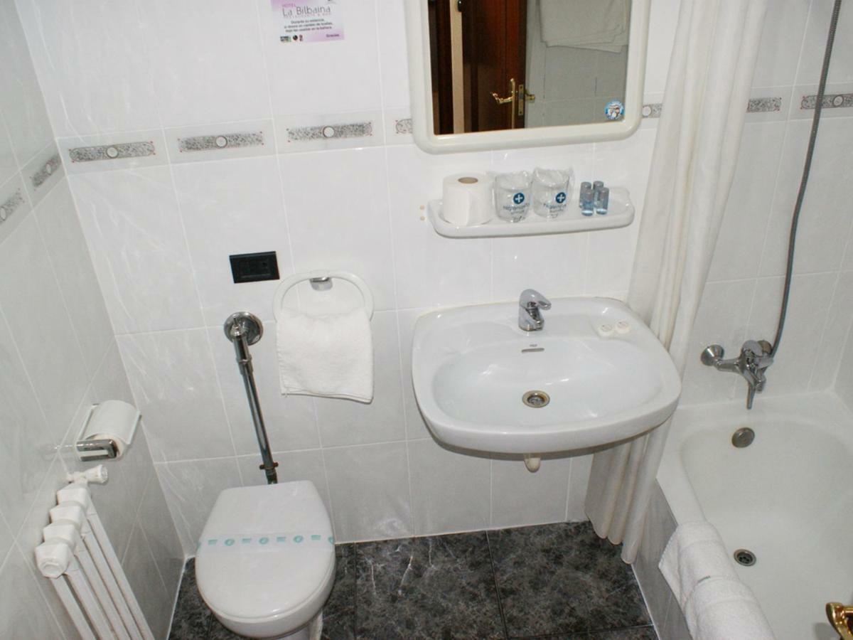 La Bilbaina Hotel Vitoria-Gasteiz Kamer foto